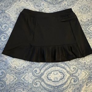 Black Slazenger women’s golf skirt